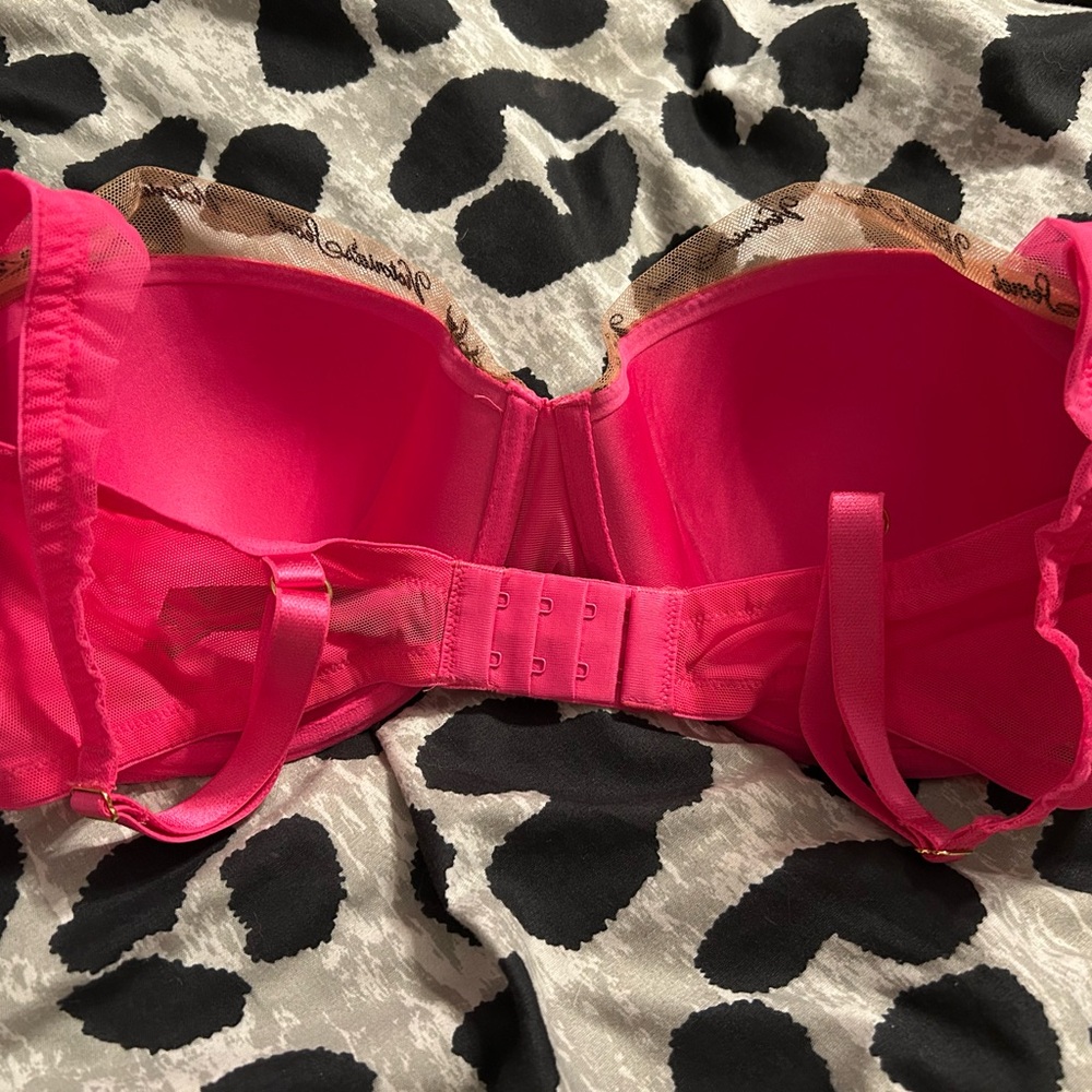 Victoria's Secret Bright Pink smooth logo embroidery lightly lined bra New 36DDD - Picture 10 of 11